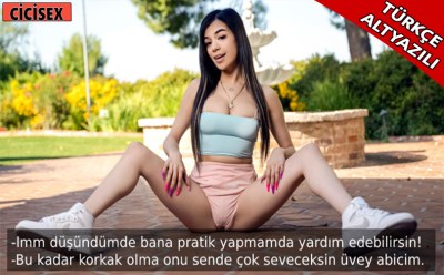 Üvey abisine amcığını sevdirmeye çalışan körpe orospu
