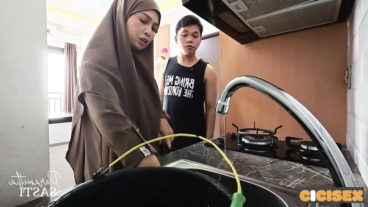 My Hijab Neighbor Get Fucked When Asking for Help Fixing Tap Water en ateşli sahneleriyle tek parça izle